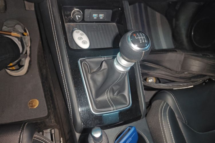 比亚迪 宋 2021款 经典版 1.5T 手动豪华型局部细节18