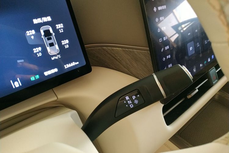 魏牌 高山 2025款 四驱高山8中控内饰18