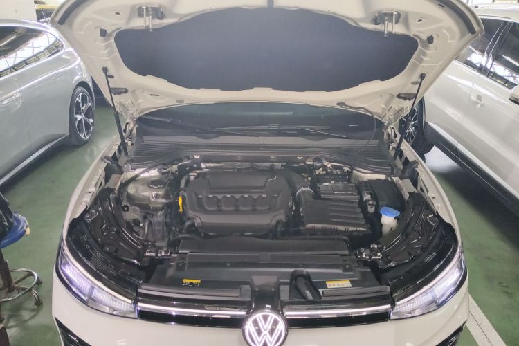 大众 帕萨特 2025款 Pro 380TSI 星空龙尊版机舱底盘24