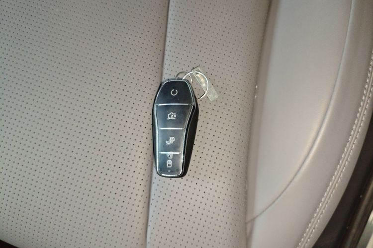 比亚迪 海豹07 DM-i 2025款 智驾版 DM-i 1.5L 125km 尊贵型中控内饰7001