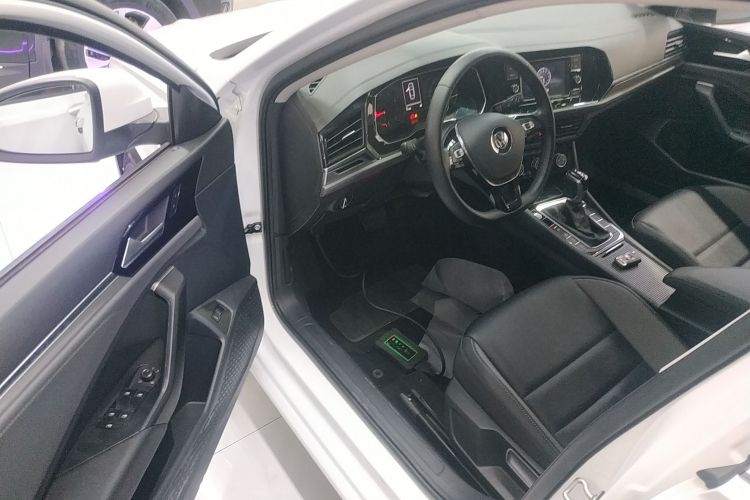 大众 速腾 2019款 200TSI DSG舒适型 国VI中控内饰7003