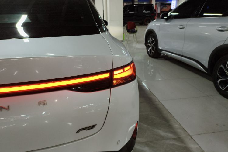 小鹏P5 2021款 550G车身外观9