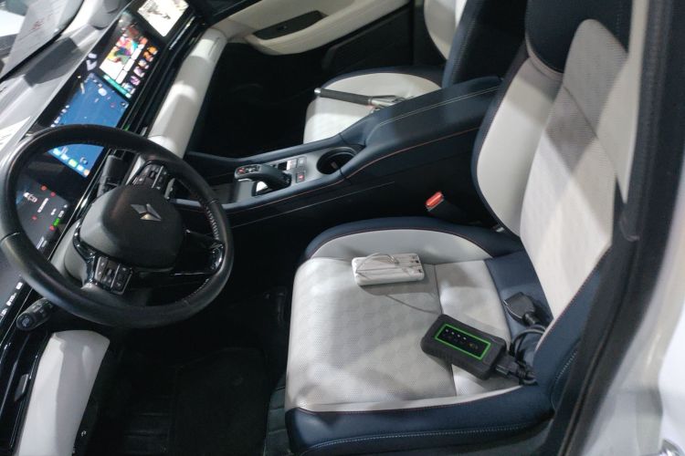 灵悉L 2025款 头号玩家版+超级加倍选装包中控内饰19