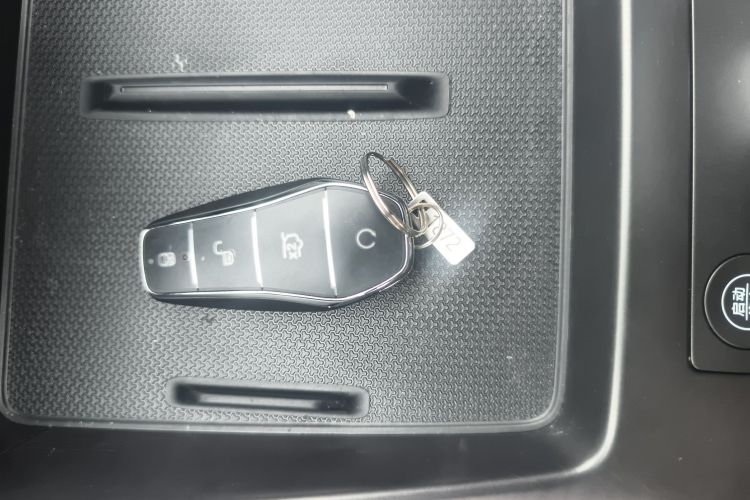 比亚迪 秦PLUS 2025款 DM-i 智驾版 55KM领先型中控内饰7001