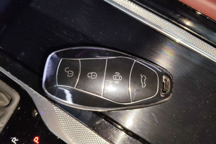 红旗H5 2023款 2.0T 自动智联旗畅版中控内饰11