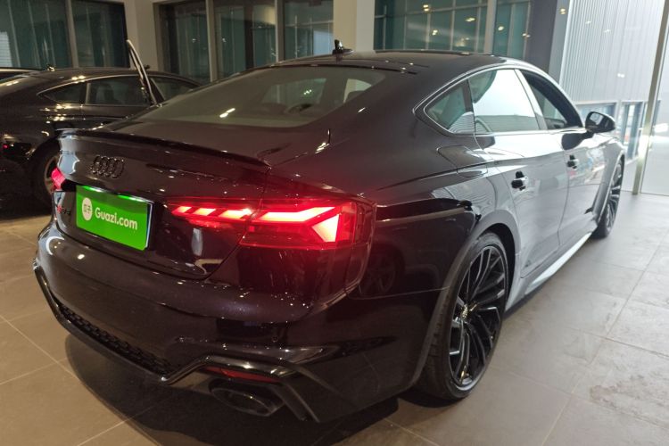 奥迪RS 5 2023款 RS 5 2.9T Sportback 黑曜版车身外观7