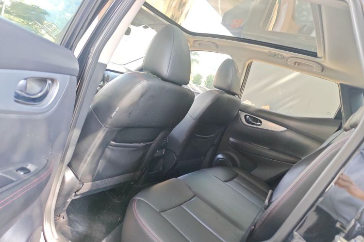 日产 逍客 2021款 2.0L CVT豪华版中控内饰7004