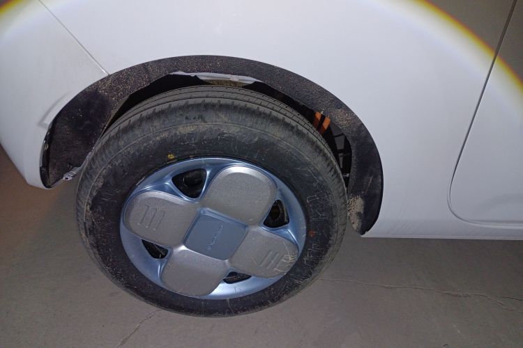 吉利银河 2024款 熊猫mini 200km 耐力熊车身外观6008