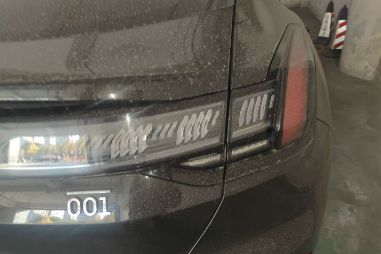 极氪001 2022款 长续航双电机 WE版车身外观9