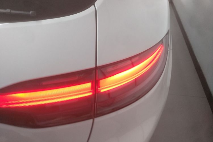 保时捷 2022款 Macan 2.0T车身外观9