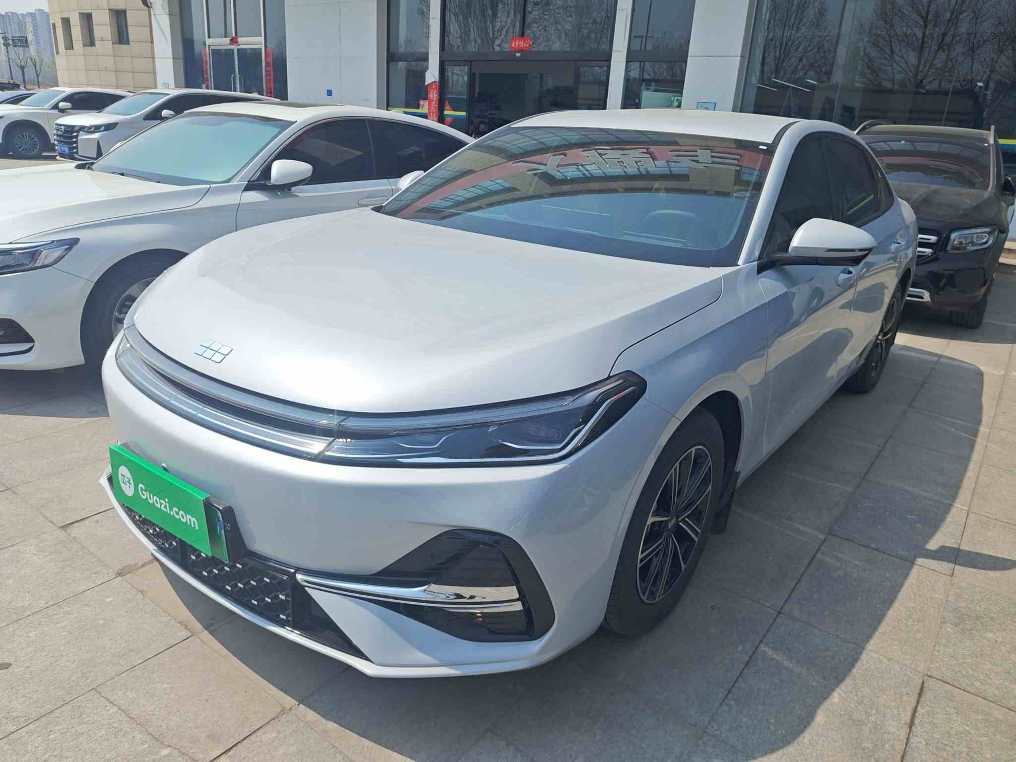 吉利银河 银河A7 2025款 EM-i 70km 豪享版(2)