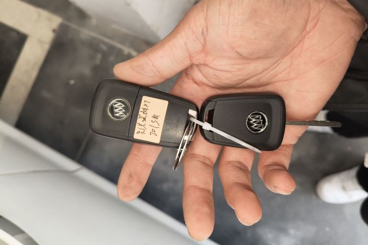 别克 英朗 2014款 XT 1.6L 自动时尚版中控内饰7001