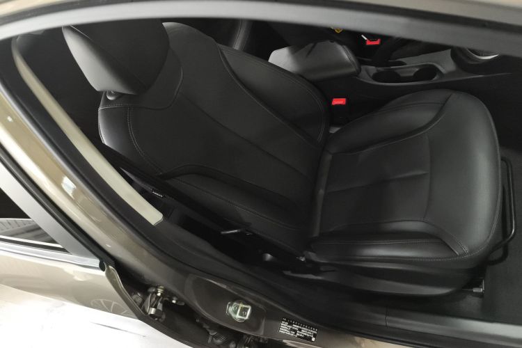 别克 英朗 2021款 改款 1.3T 自动轻混动精英型局部细节41