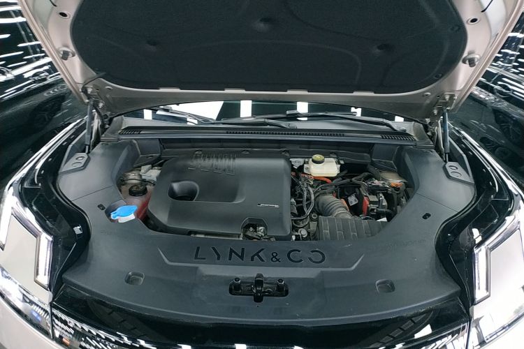 领克08 EM-P 2023款 120km 长续航Halo机舱底盘24