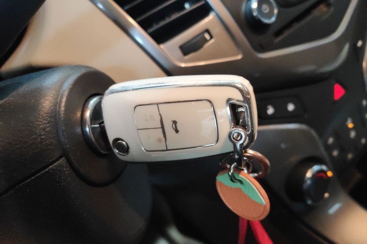 雪佛兰 科鲁兹 2015款 1.5L 经典 SE AT中控内饰11