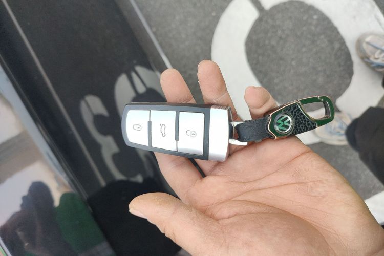 大众 迈腾 2015款 1.8TSI 领先型中控内饰7001