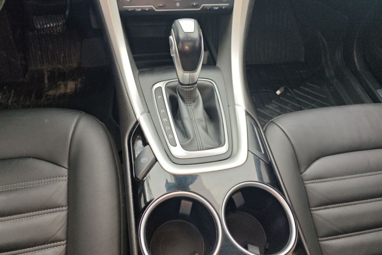 福特 蒙迪欧 2013款 1.5L GTDi180时尚型中控内饰18