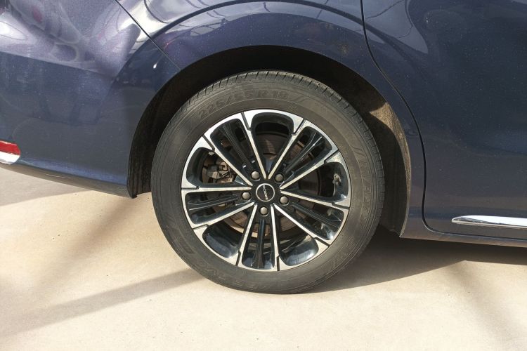 荣威iMAX8 2022款 400TGI 旗舰版车身外观6008