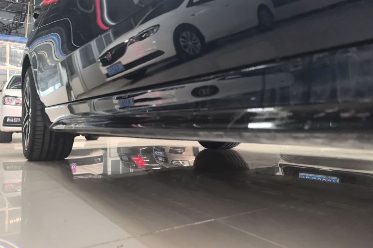 奔驰C级 2025款 改款 C 260 L 皓夜运动版局部细节9001