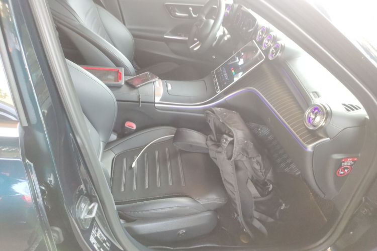 奔驰C级 2022款 改款 C 200 L 运动版局部细节41