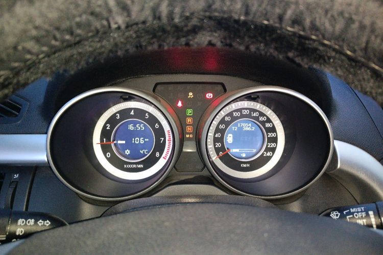 奔腾X80 2013款 2.0L 自动舒适型中控内饰14