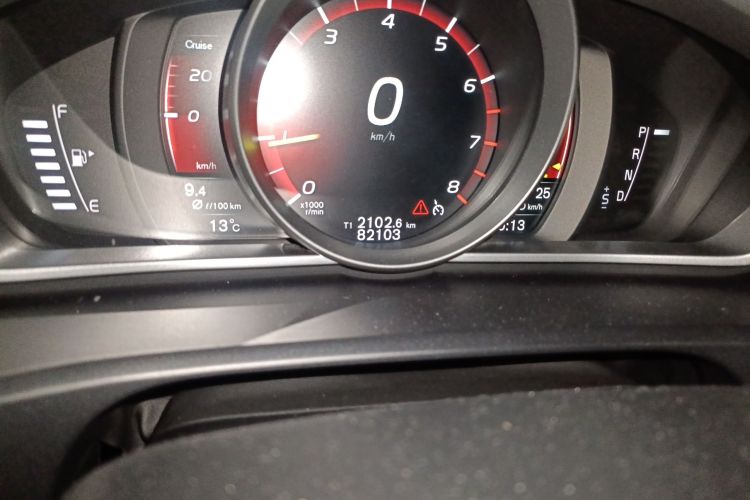 沃尔沃V40 2017款 T3 智逸版中控内饰15