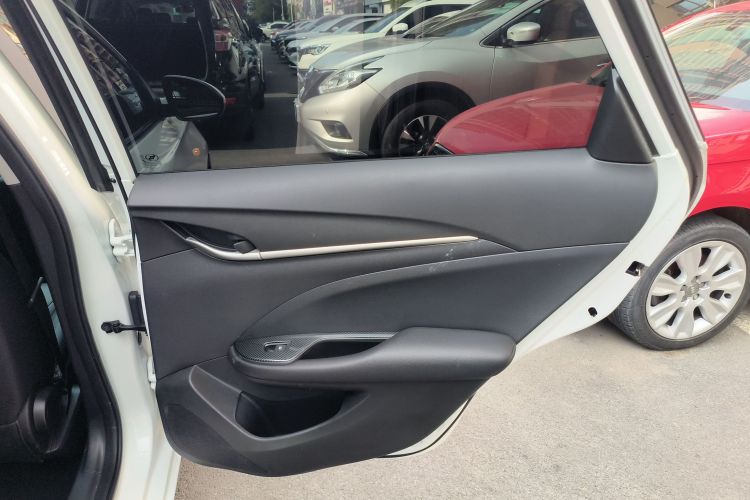 别克 英朗 2021款 1.3T 自动轻混动精英型中控内饰45