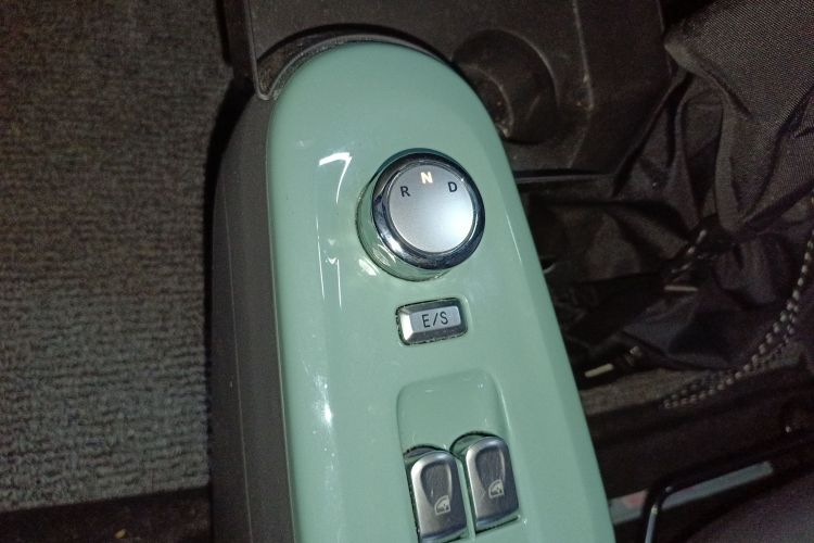 长安启源 长安Lumin 2022款 210km 香甜款中控内饰18