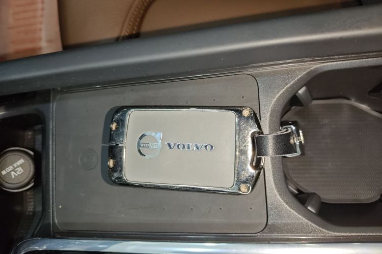 沃尔沃XC60 2025款 B5 四驱智远豪华版中控内饰7001