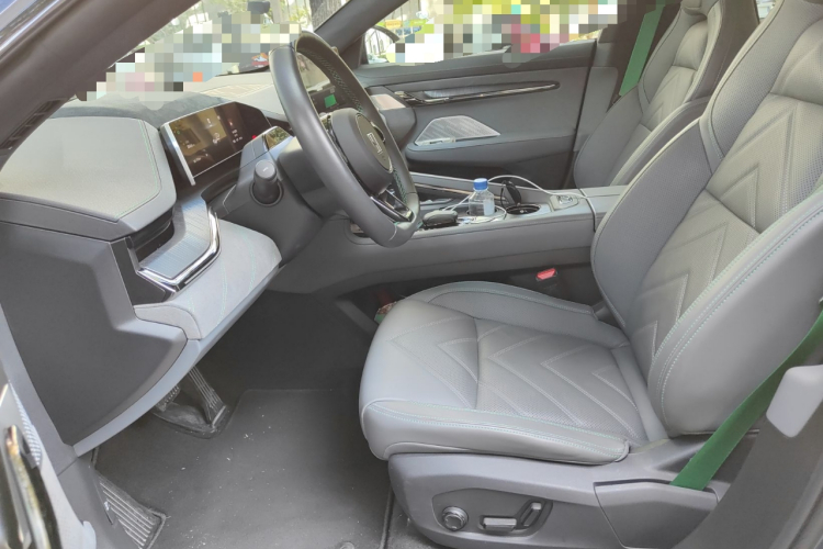 极氪001 2023款 WE版 100kWh局部细节19