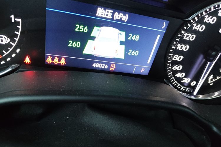 凯迪拉克CT5 2022款 28T 豪华型（标准版）中控内饰15