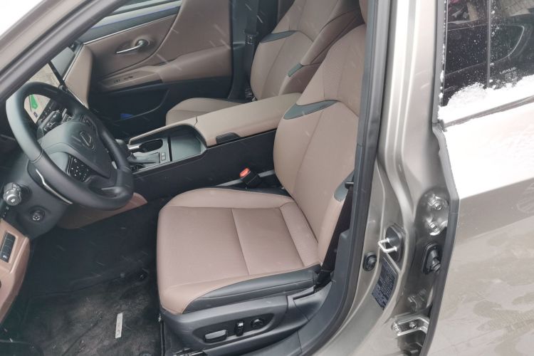 雷克萨斯ES 2025款 300h 臻享版中控内饰19