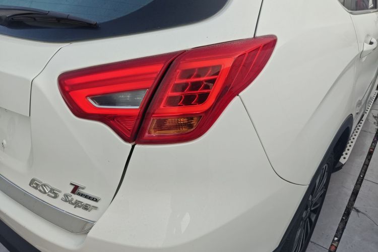 广汽传祺 传祺GS5 Super 2016款 1.8T 自动两驱周年纪念版车身外观9