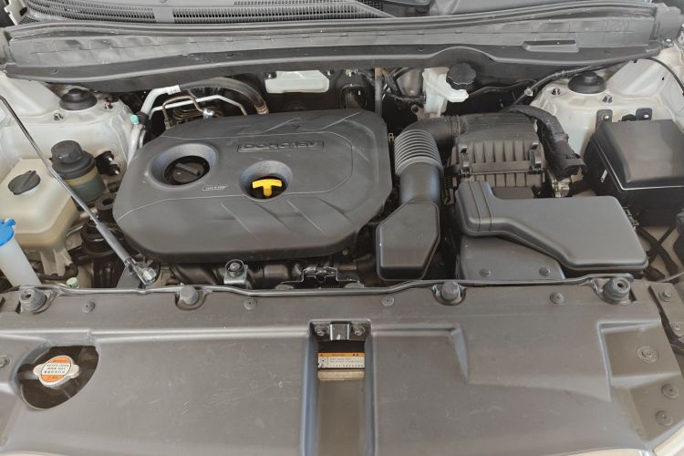 北京现代ix35 2015款 2.0L  手动两驱舒适型 国IV机舱底盘24