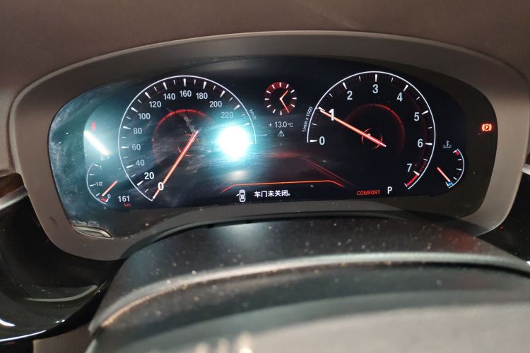 宝马5系 2019款 改款 525Li 豪华套装中控内饰14