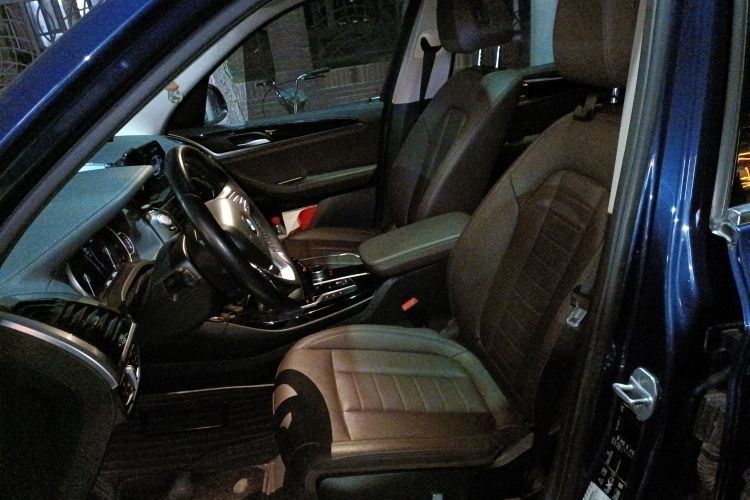 宝马X3 2018款 xDrive25i 豪华套装 国V中控内饰19