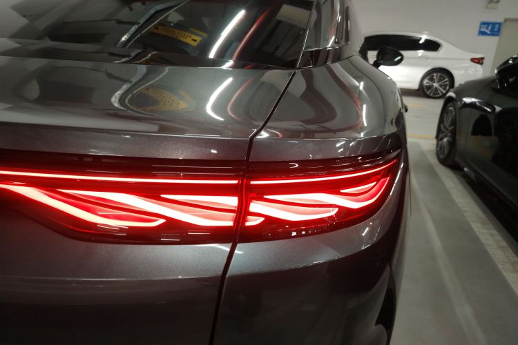 比亚迪 汉L 2025款 DM-p 四驱激光雷达旗舰型车身外观6006