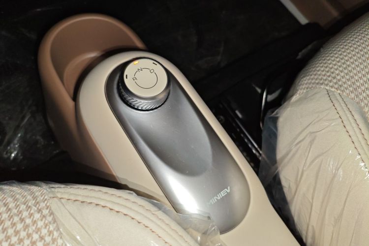 五菱汽车 宏光MINIEV 2025款 四门版 进阶款中控内饰18