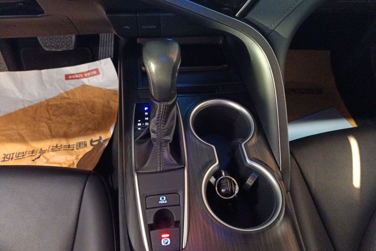 丰田 凯美瑞 2021款 2.0G 豪华版中控内饰18