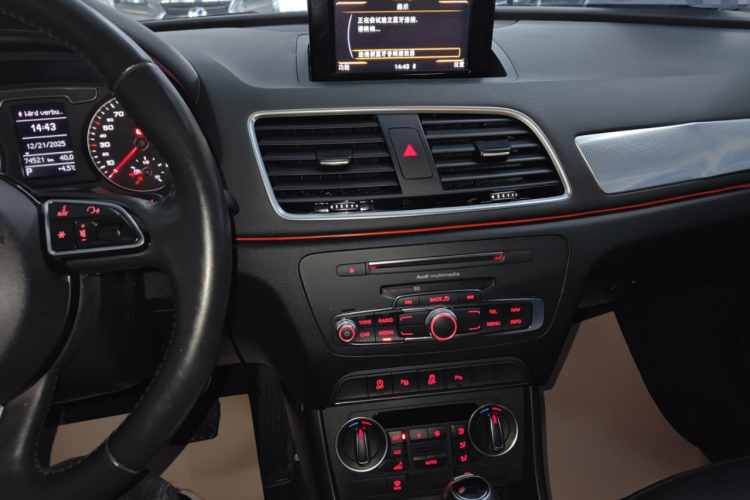 奥迪Q3 2017款 30 TFSI 风尚型中控内饰16