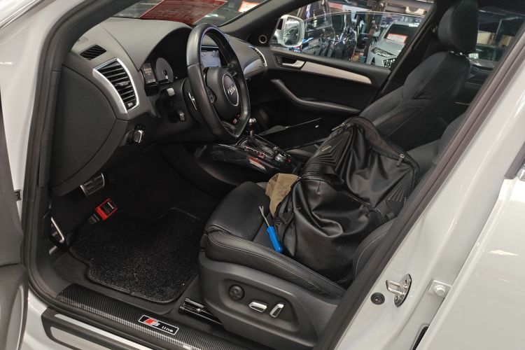 奥迪Q5(进口) 2017款 SQ5 3.0 TFSI quattro局部细节19