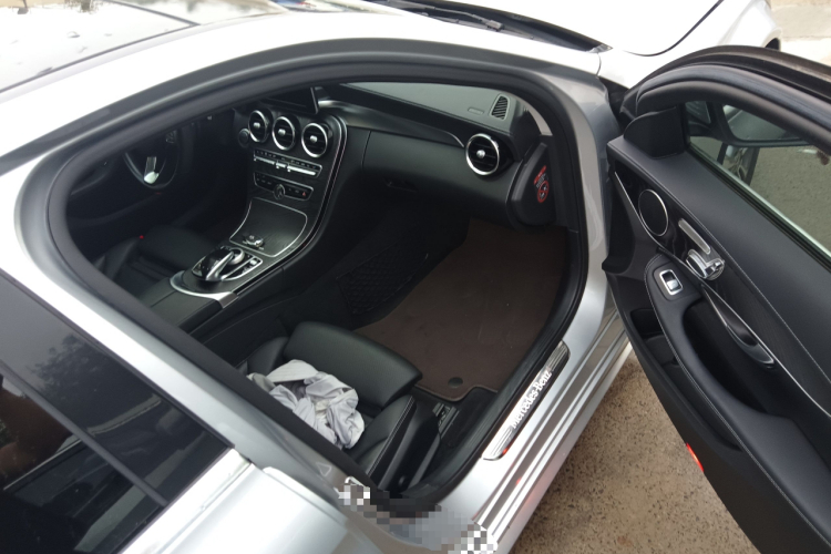 奔驰C级 2017款 改款 C 200 L 运动版局部细节9005