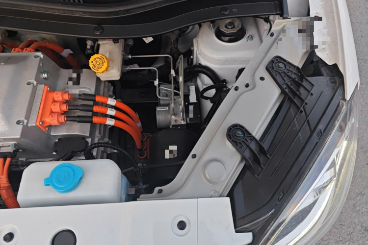 零跑汽车 零跑T03 2021款 400微糖版机舱底盘26