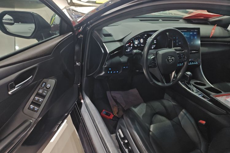 丰田 亚洲龙 2022款 2.0L 豪华版中控内饰7003