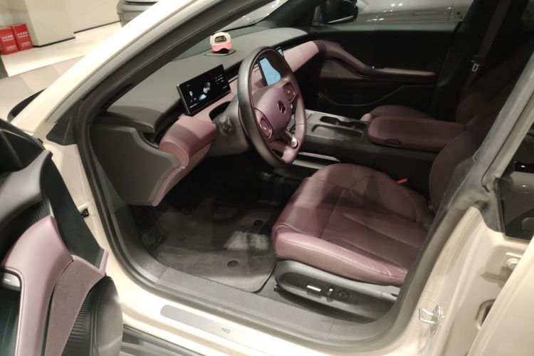 蔚来ET5 2022款 75kWh中控内饰7003