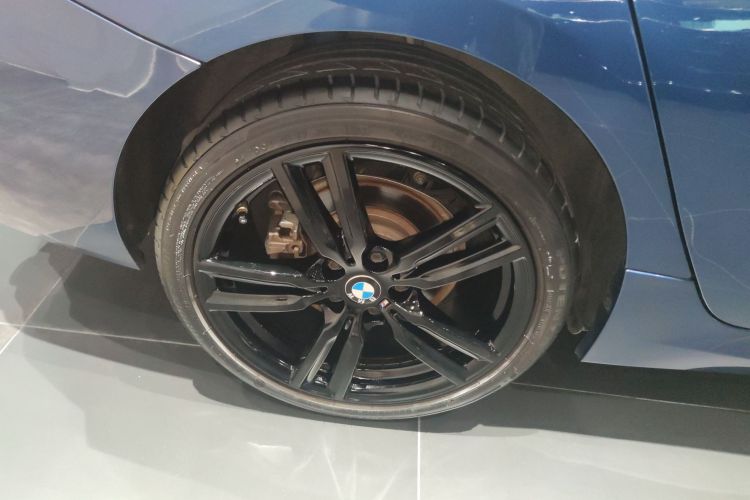 宝马1系 2021款 改款 125i M运动曜夜版车身外观6008