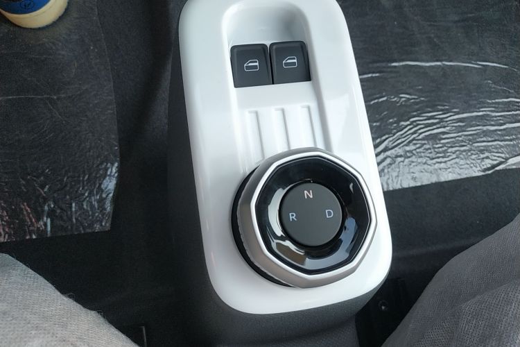 吉利银河 熊猫 2025款 210km 元气熊中控内饰18