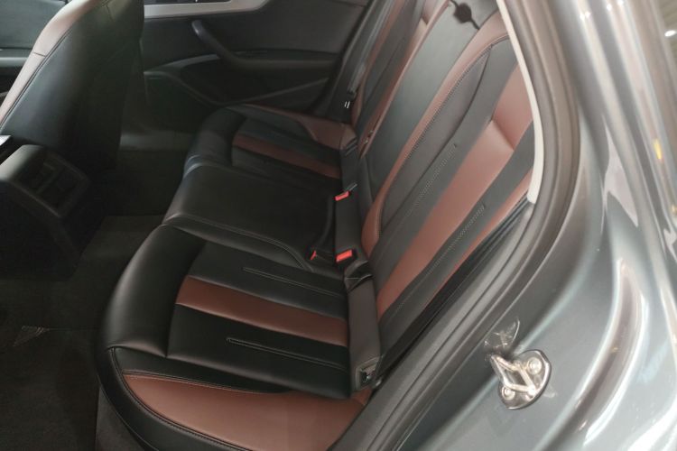 奥迪A4L 2018款 30周年年型 40 TFSI 进取型中控内饰21