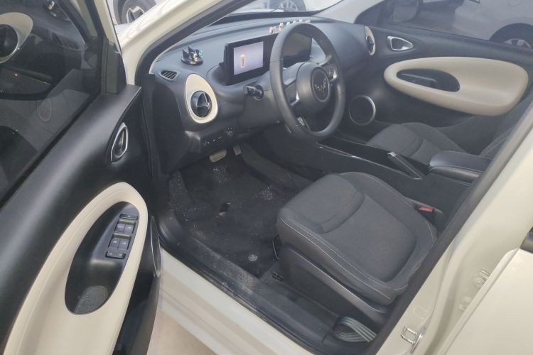 五菱汽车 五菱缤果 2023款 333km 快享款中控内饰20