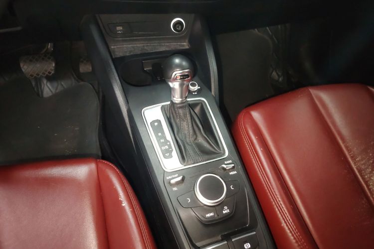 奥迪Q2L 2020款 35 TFSI 进取动感型局部细节18